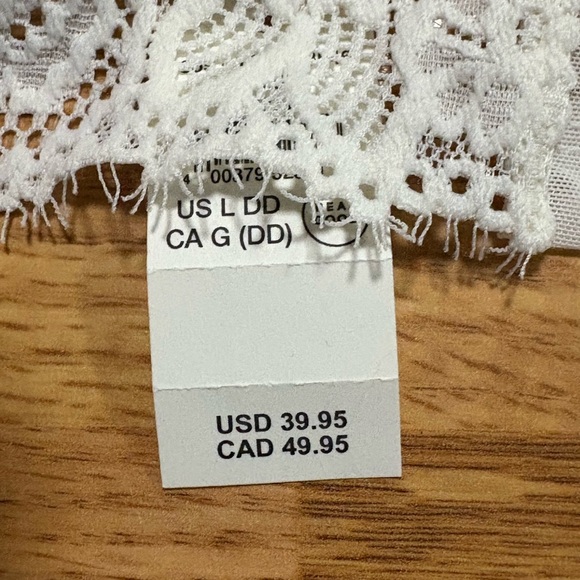 Elegant White Lace Bralette - Picture 2 of 6